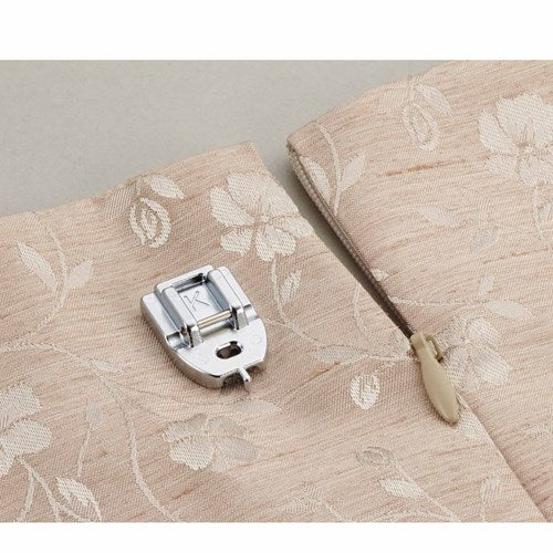 Brother SA102C Pied pour fermeture éclair invisible