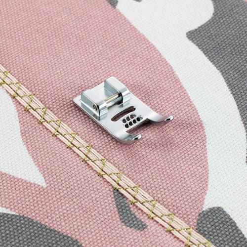 Brother SA158 Pied guide-cordonnet, 7 trous (7 mm)
